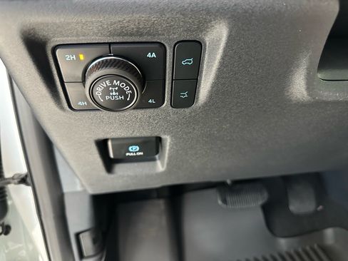 Used 2027 Ford Expedition Tremor w/ Driver's Package AWD/4WD image 32