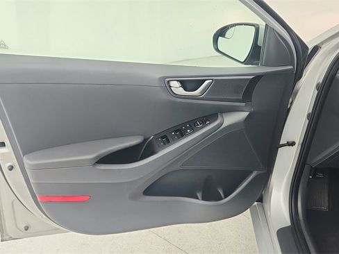 Used 2018 Hyundai Ioniq Blue image 23