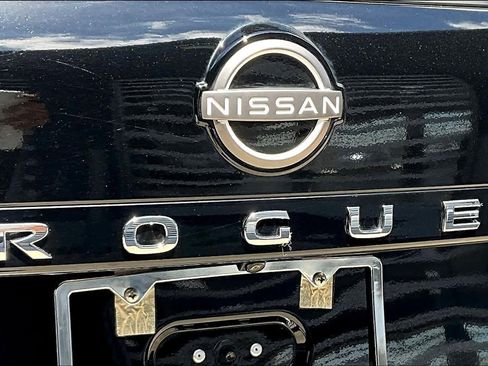 Used 2023 Nissan Rogue S AWD/4WD image 29