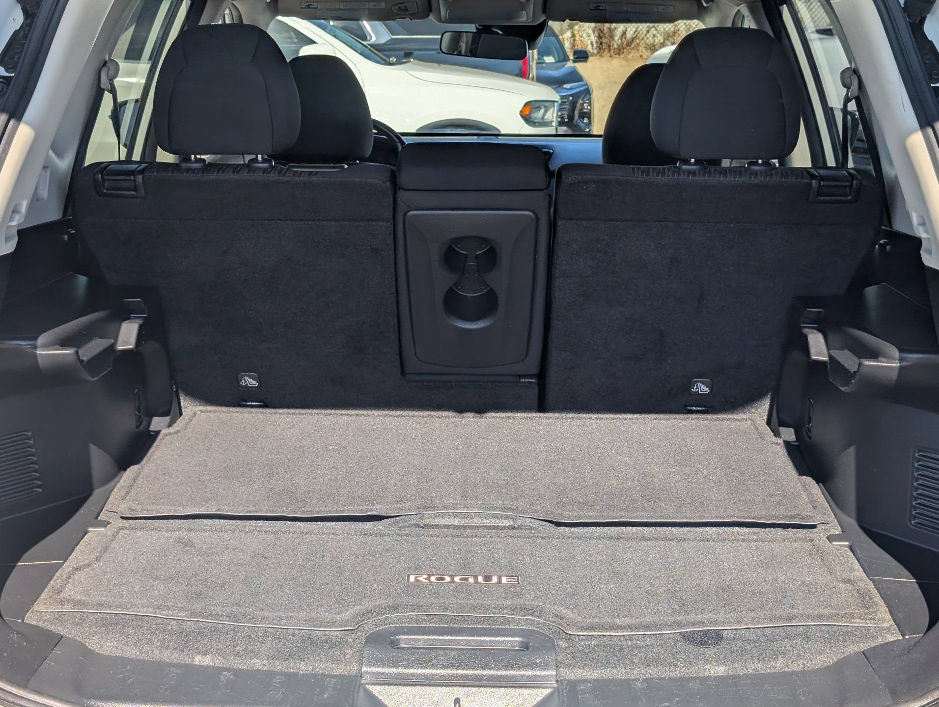 Used 2020 Nissan Rogue SV FWD image 8