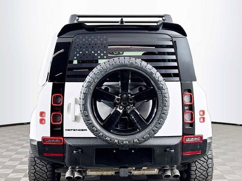 Used 2025 Land Rover Defender 90 V8 image 6