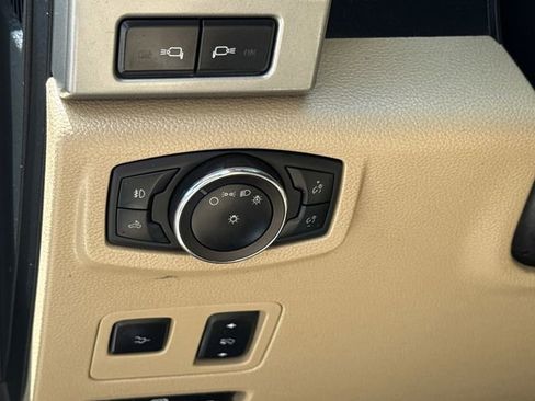 Used 2019 Ford F250 Lariat w/ Lariat Ultimate Package AWD/4WD image 25