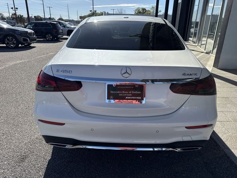 Used 2022 Mercedes-Benz E 450 4MATIC Sedan image 3