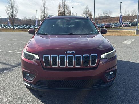 Used 2019 Jeep Cherokee Latitude Plus w/ Comfort/Convenience Group image 16