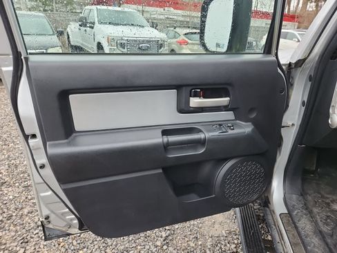 Used 2007 Toyota FJ Cruiser 4WD image 17