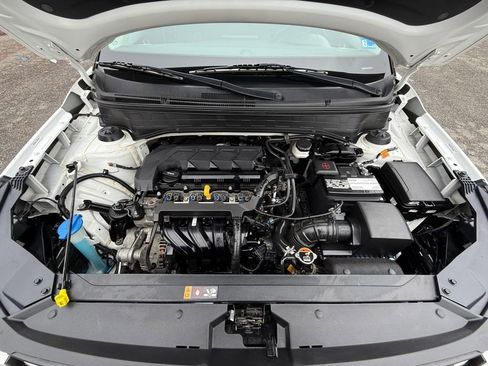 Used 2021 Hyundai Venue SEL image 24