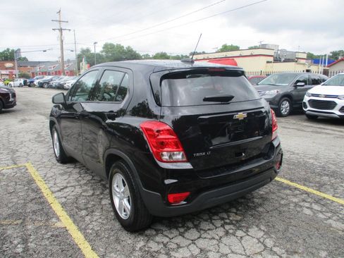 Used 2019 Chevrolet Trax LS FWD image 2
