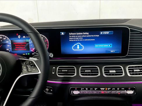 New 2026 Mercedes-Benz GLS 450 4MATIC image 9