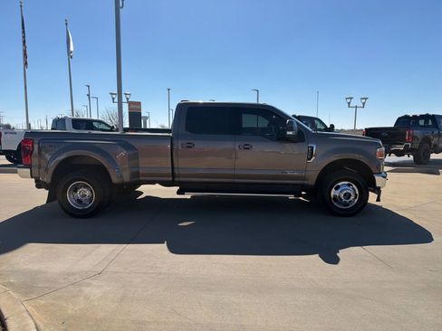 Used 2022 Ford F350 Lariat w/ Lariat Ultimate Package image 7