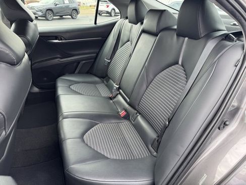 Used 2021 Toyota Camry SE image 19