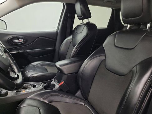 Used 2020 Jeep Cherokee Latitude Plus image 17