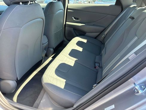 Used 2025 Hyundai Elantra SEL image 9