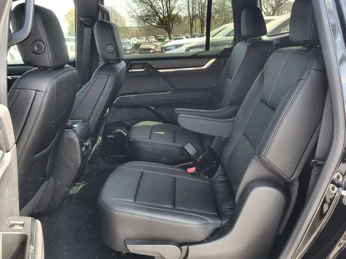 Used 2026 GMC Acadia Elevation w/ Elevation Premium Package FWD image 25
