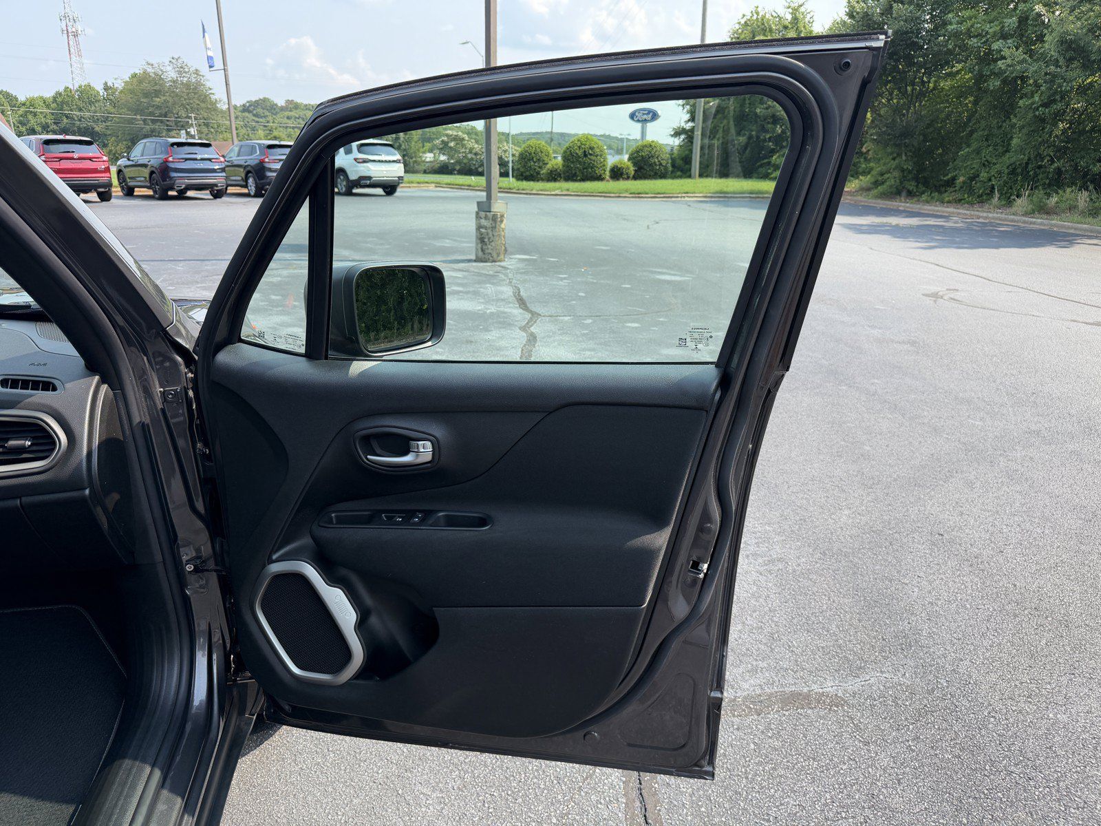 Used 2021 Jeep Renegade Latitude FWD image 14