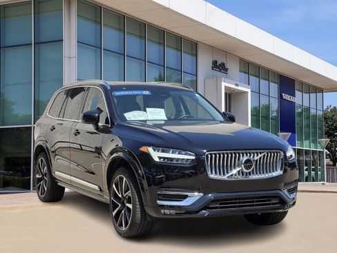 Certified 2025 Volvo XC90 B5 Plus w/ Protection Package Premier image 2