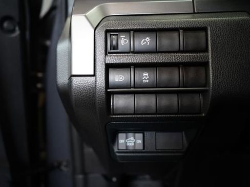 Used 2025 Toyota Tacoma SR5 AWD/4WD image 22