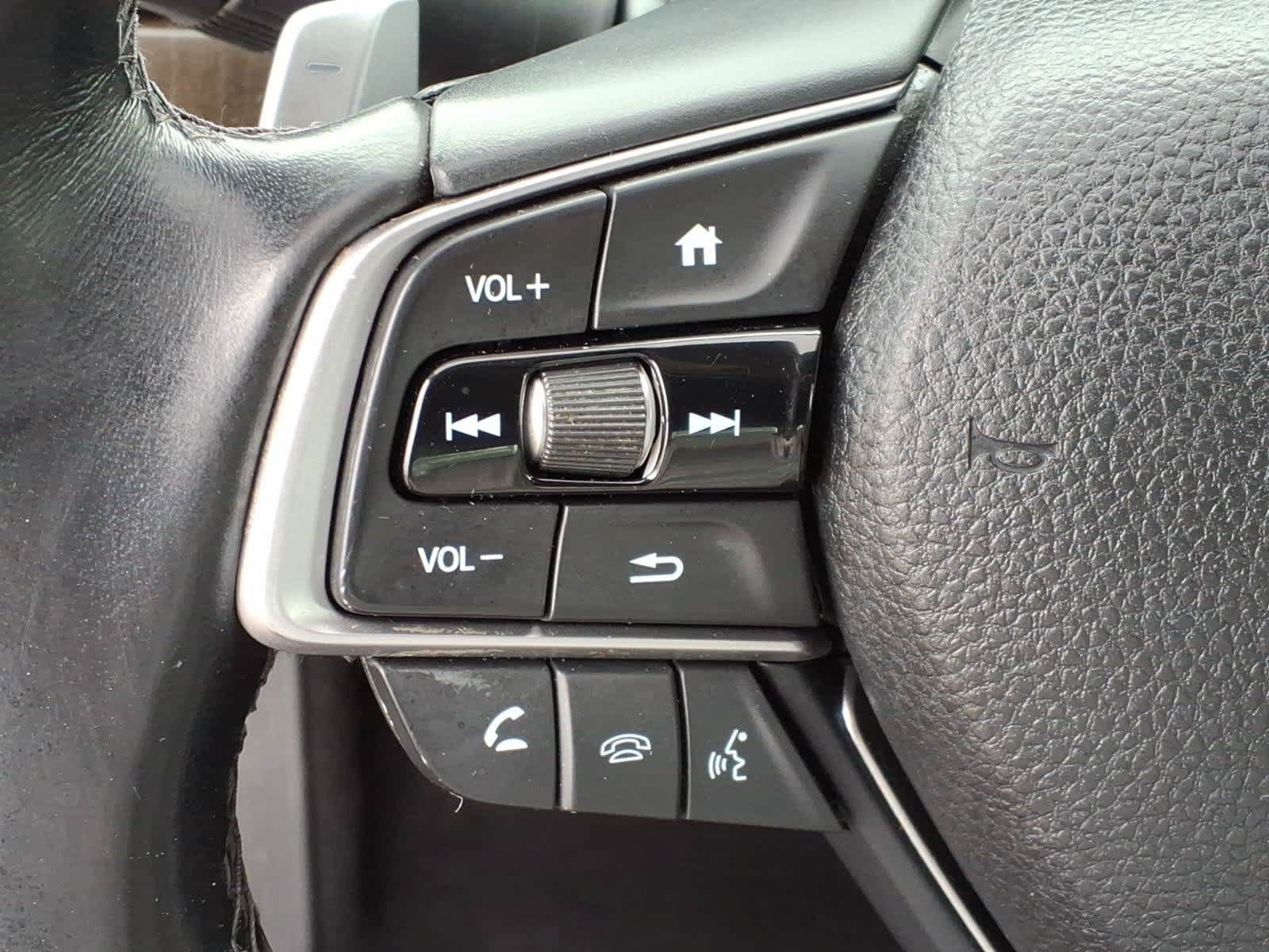Used 2018 Honda Accord Touring image 18