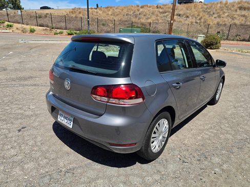 Used 2012 Volkswagen Golf 4-Door FWD image 18