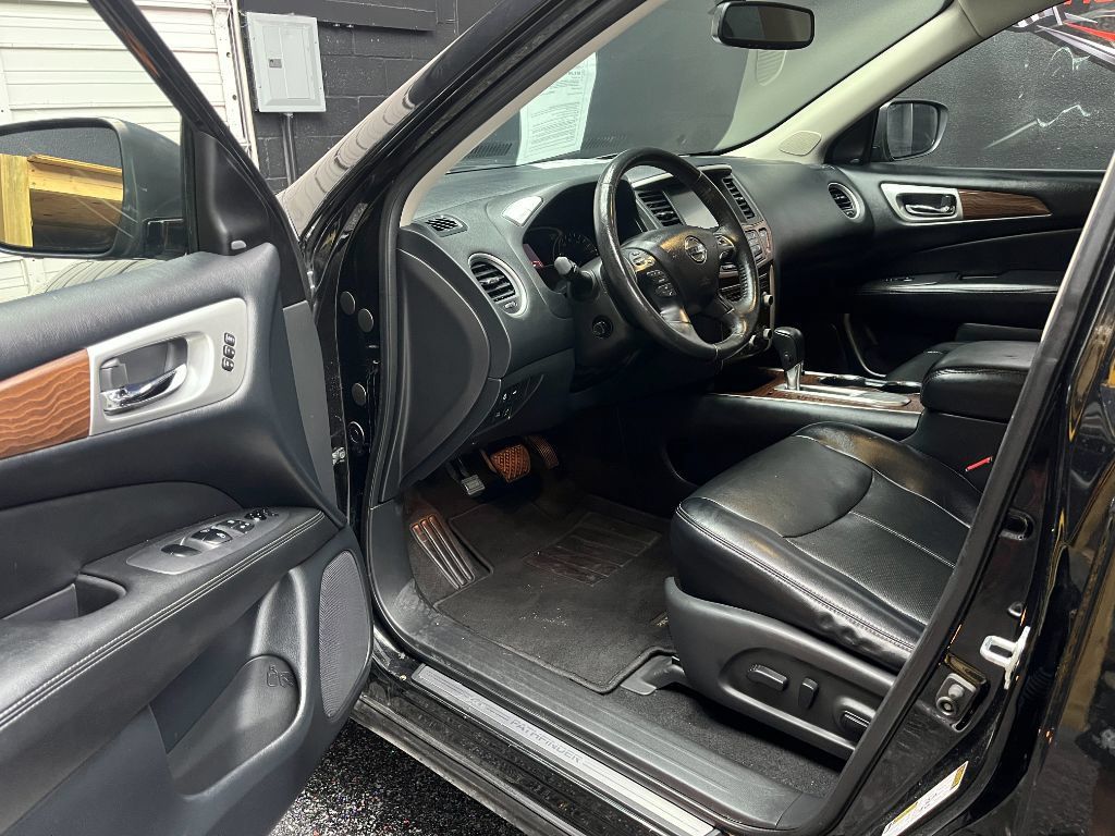 Used 2020 Nissan Pathfinder Platinum FWD image 8