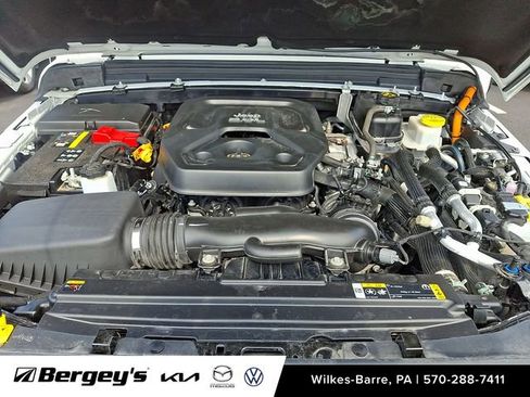 Used 2023 Jeep Wrangler Unlimited w/ Cold Weather Group AWD/4WD image 30
