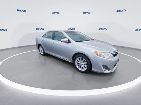 Used 2013 Toyota Camry XLE image 2