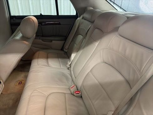 Used 2005 Cadillac De Ville DHS w/ Equipment Group FWD image 14
