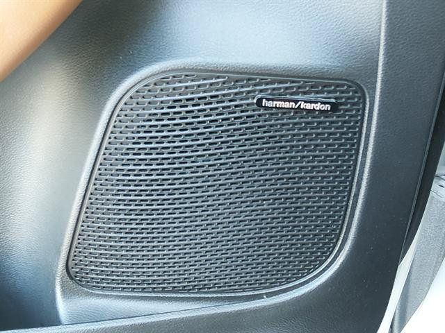 Used 2024 Chrysler Pacifica Pinnacle FWD image 13