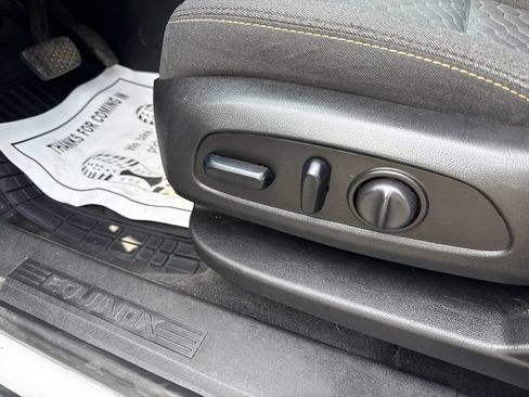 Used 2019 Chevrolet Equinox LT AWD/4WD image 29