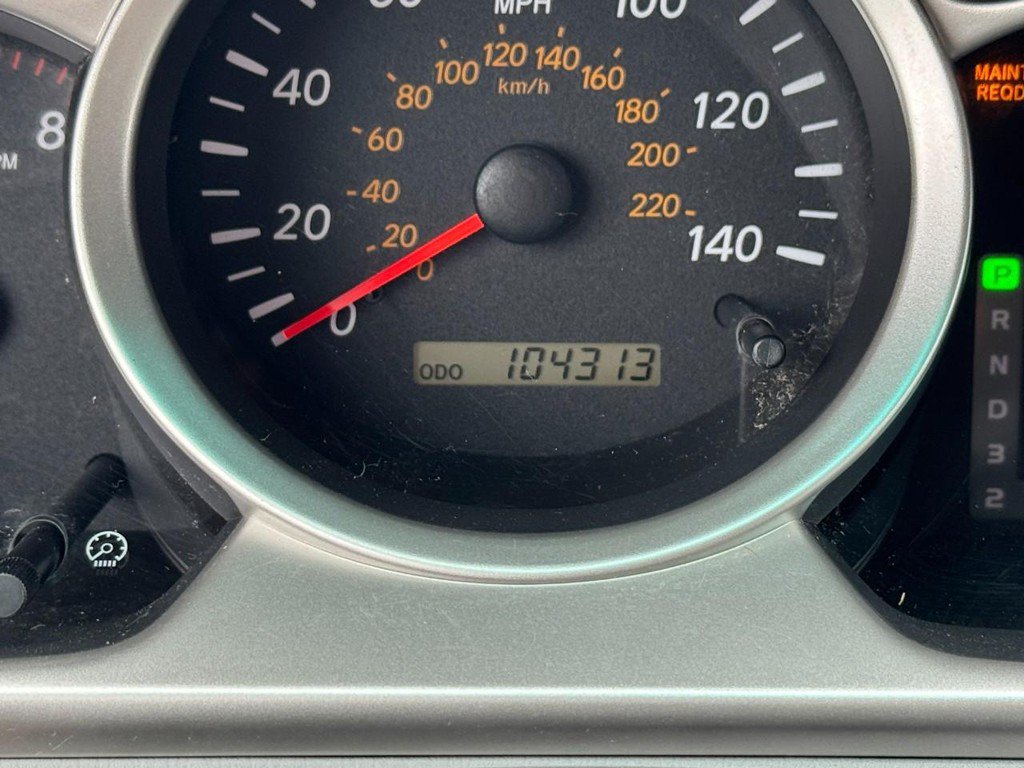 Used 2005 Toyota Highlander 4WD V6 w/ Towing Prep Pkg image 27