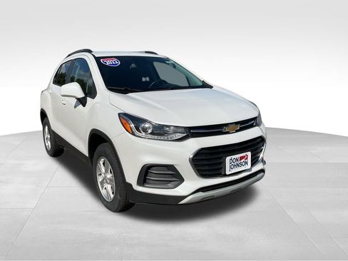 Used 2022 Chevrolet Trax LT w/ Driver Confidence Package image 29