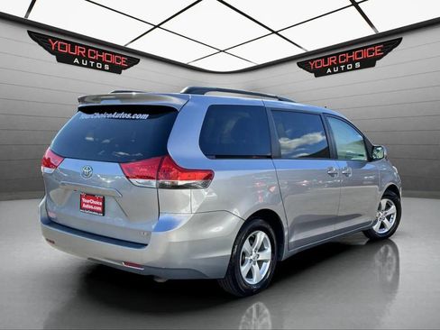 Used 2013 Toyota Sienna LE image 5