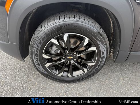 Used 2023 Chevrolet TrailBlazer LT AWD/4WD image 12