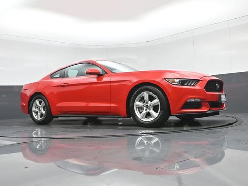Used 2017 Ford Mustang Coupe image 44