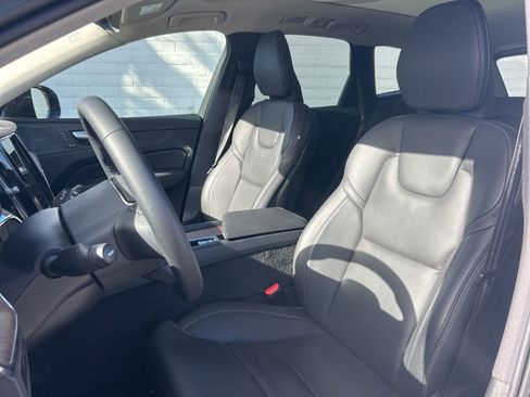Used 2023 Volvo XC60 T8 Ultimate image 9