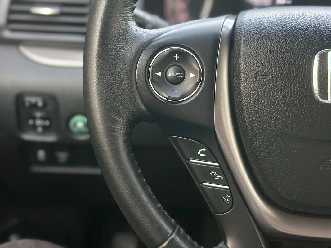 Used 2017 Honda Ridgeline RTL image 10