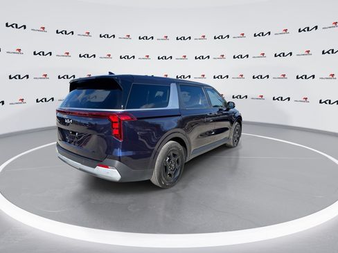 Used 2025 Kia Carnival FWD image 8