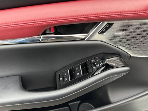 Used 2023 MAZDA MAZDA3 Hatchback w/Premium Plus Pkg image 11