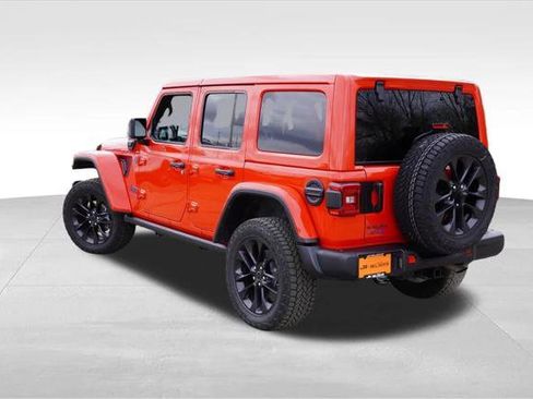 Certified 2025 Jeep Wrangler Unlimited Sahara AWD/4WD image 7