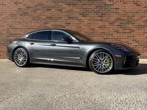 Certified 2025 Porsche Panamera 4S w/ Premium Package image 9
