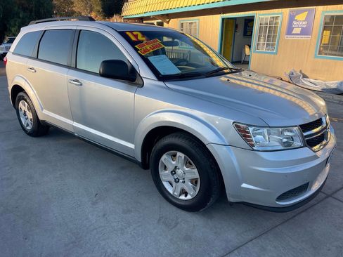Used 2012 Dodge Journey SE image 1