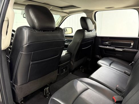 Used 2018 RAM 1500 Laramie w/ Convenience Group AWD/4WD image 16