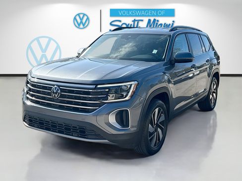 Used 2024 Volkswagen Atlas SE image 3