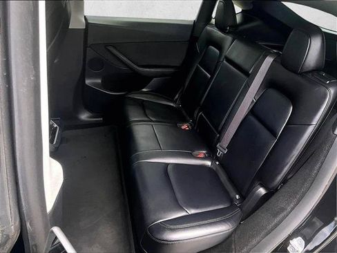 Used 2024 Tesla Model Y 2WD image 28