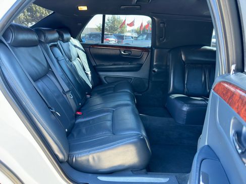 Used 2009 Cadillac DTS Limousine image 34