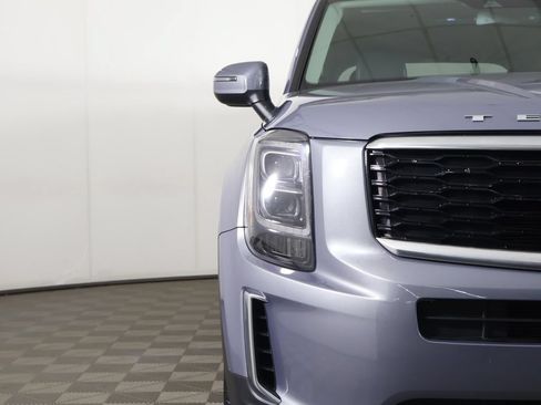 Used 2022 Kia Telluride EX w/ EX Premium Package AWD/4WD image 16