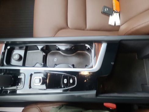 Used 2023 Volvo XC60 B5 Plus w/ Climate Package image 30