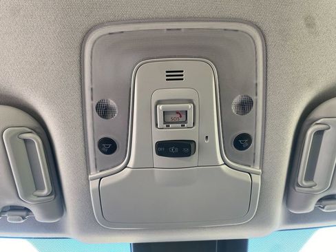 Used 2022 Toyota Prius XLE image 22