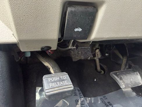 Used 2018 Dodge Grand Caravan SE w/ UConnect Hands-Free Group FWD image 63