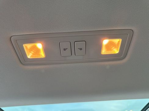 Used 2025 Volkswagen Jetta SEL image 17