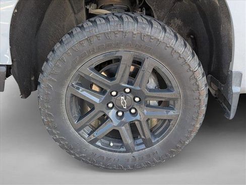 Used 2024 Chevrolet Silverado 1500 Custom Trail Boss AWD/4WD image 15